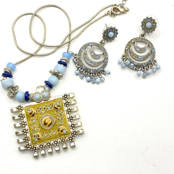 Silvertone Blue Beads With Square Pendant Necklace & Dangle Earrings Set - Picture 2 of 13